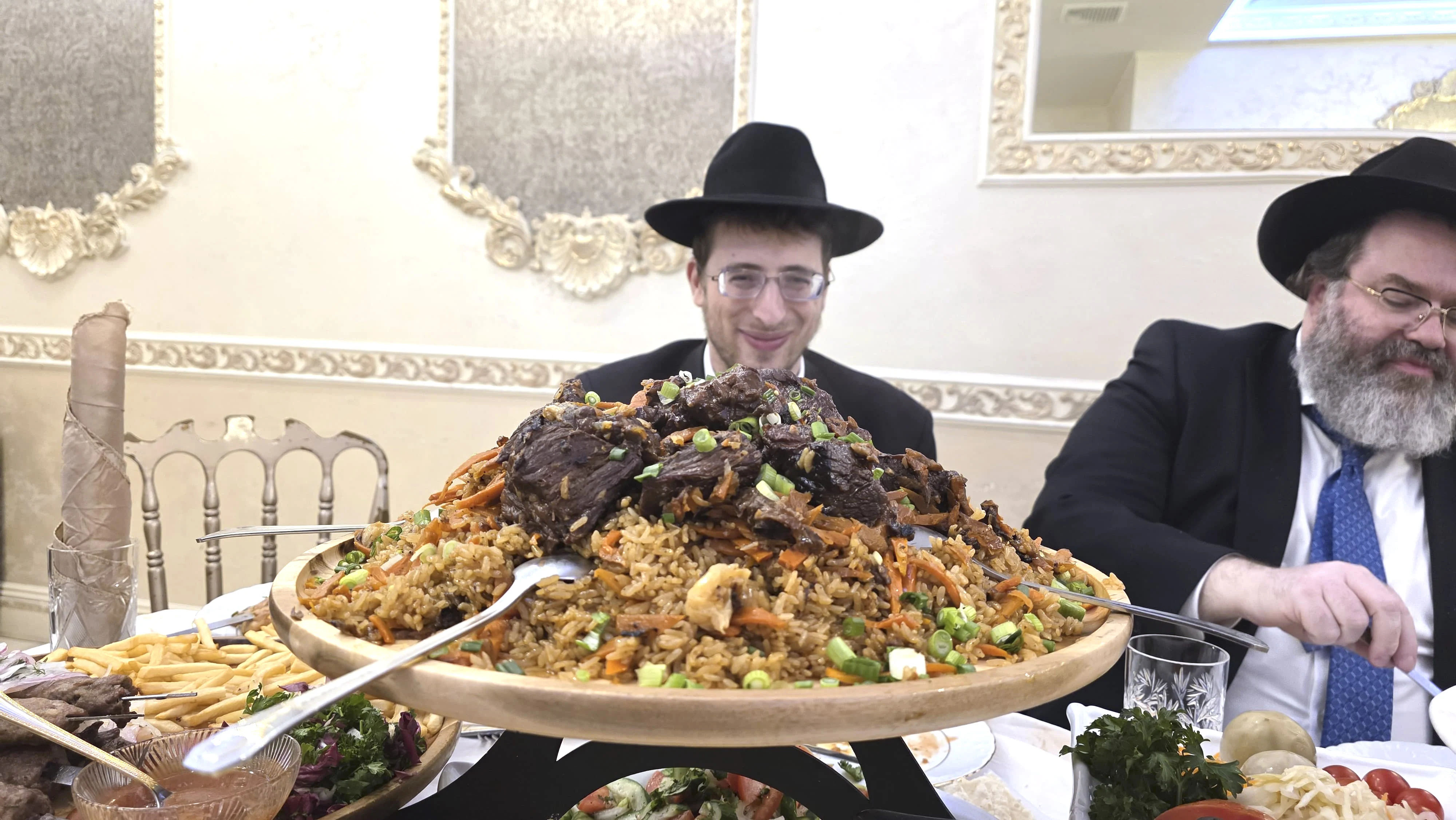 РЕСТОРАН VERSAILLES PALACE ОТНЫНЕ GLATT KOSHER!