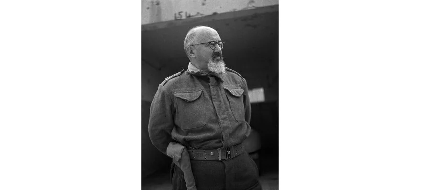 Старик на танке