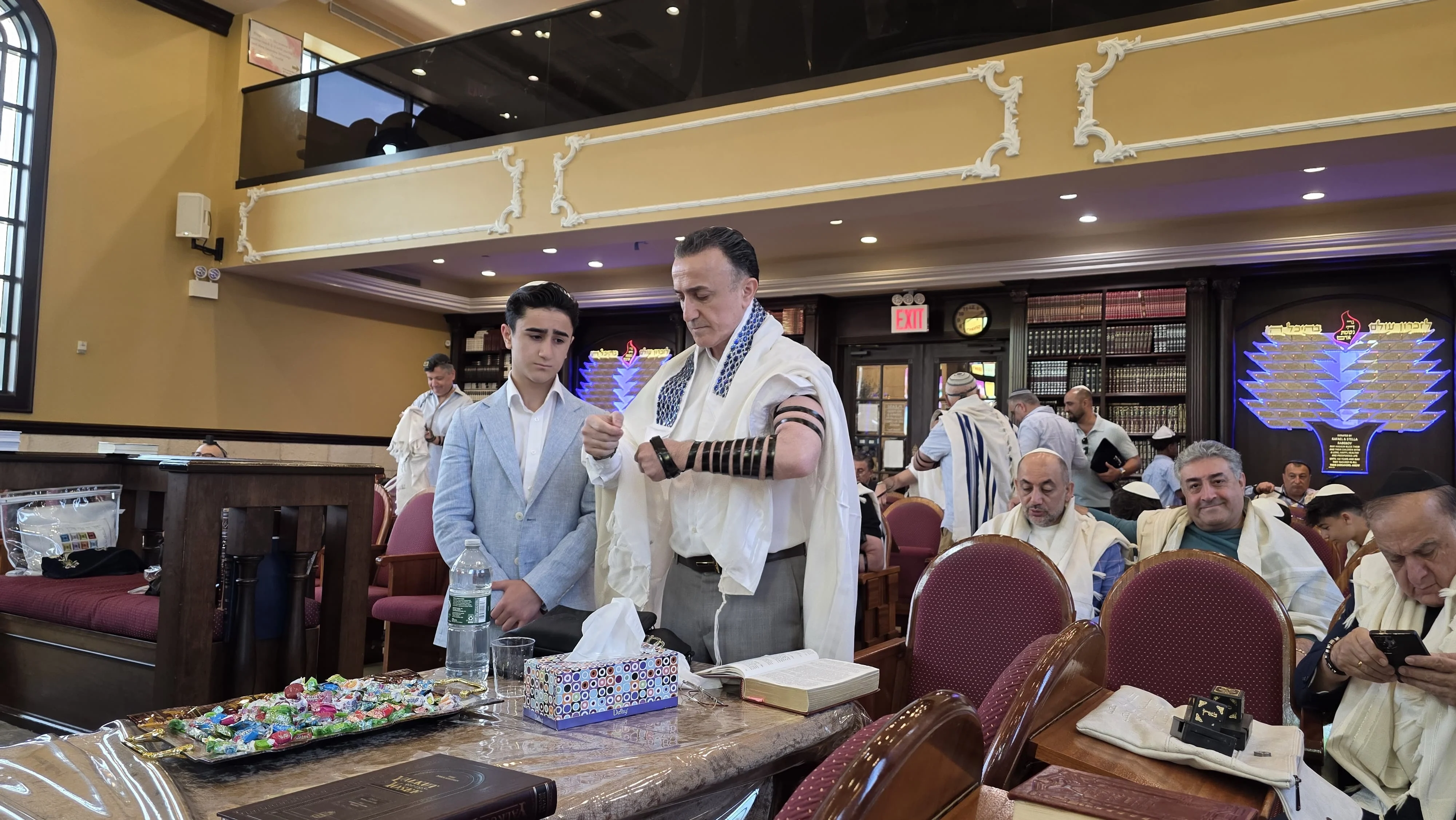 Mazal tov, moshe kalontar! Мазал тов, Моше Калонтар!
