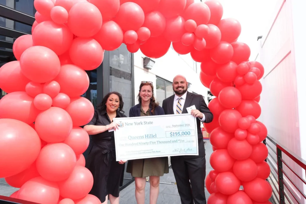 Queens Hillel Opens New Student Hub