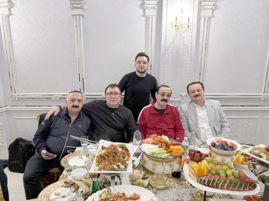 ПОЙ ВЕЧНО, Авром!