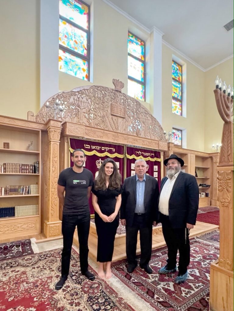 Nas Daily Explores Azerbaijani Tolerance, Learns about Leviev’s Contributions