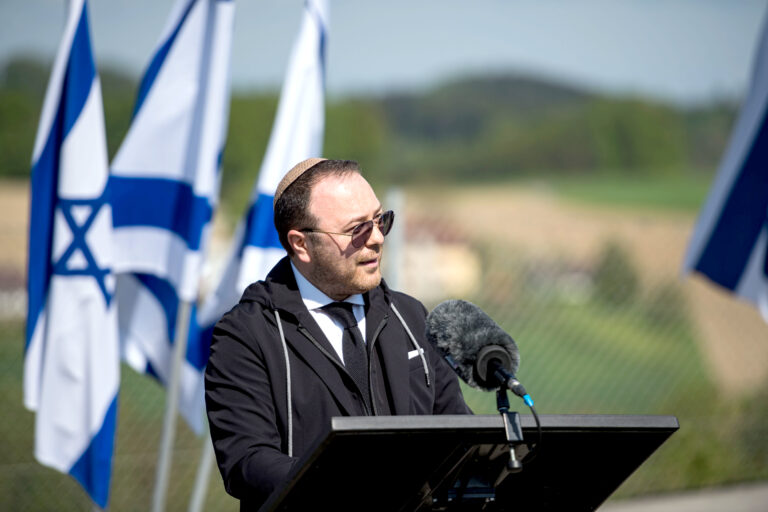 ‘We Are Austrian Jews’: Inside Vienna’s Jewish Utopia