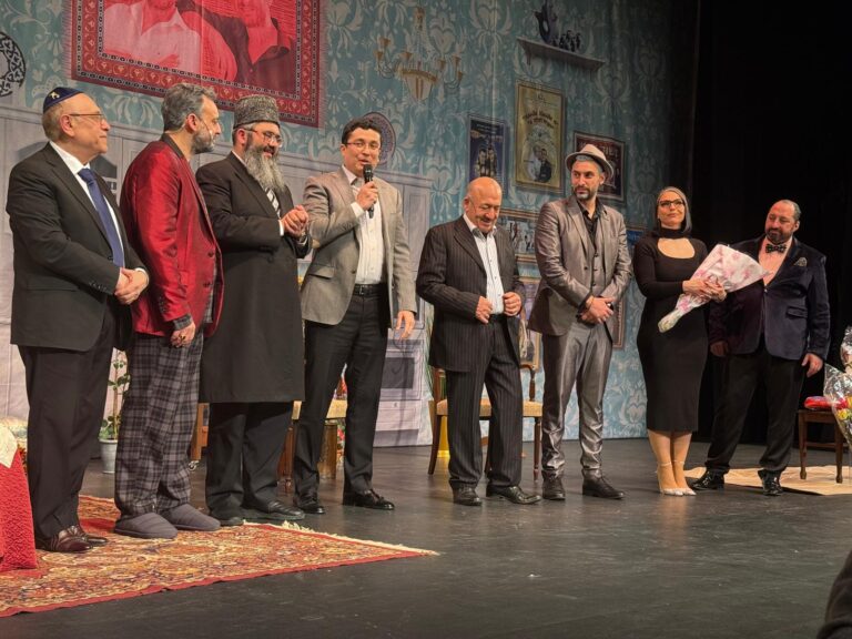 Это настоящий бухарский Бродвей!