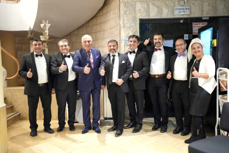 НИ МИНУТЫ НЕ СКУЧАЛИ