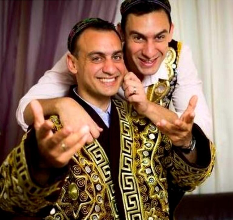 Ханда нашавад аз лабҳоятон канда!