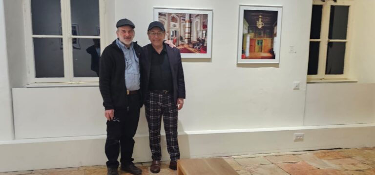 Нил Фолберг: "Свет мира"