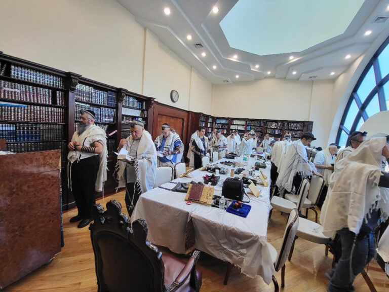 ДУХОВНАЯ ЖИЗНЬ ГЛАВНОЙ СИНАГОГИ КАНЕСОИ КАЛОН