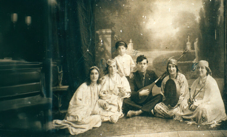 КТО НА ФОТОГРАФИИ?