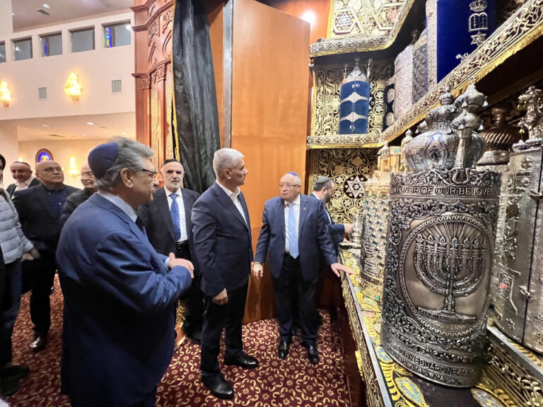 Губернатор Бухарской области Ботыр Зарипов – гость нашей общины