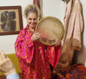 Латифаю аския гуфта,мо чиро дар назар дорем?