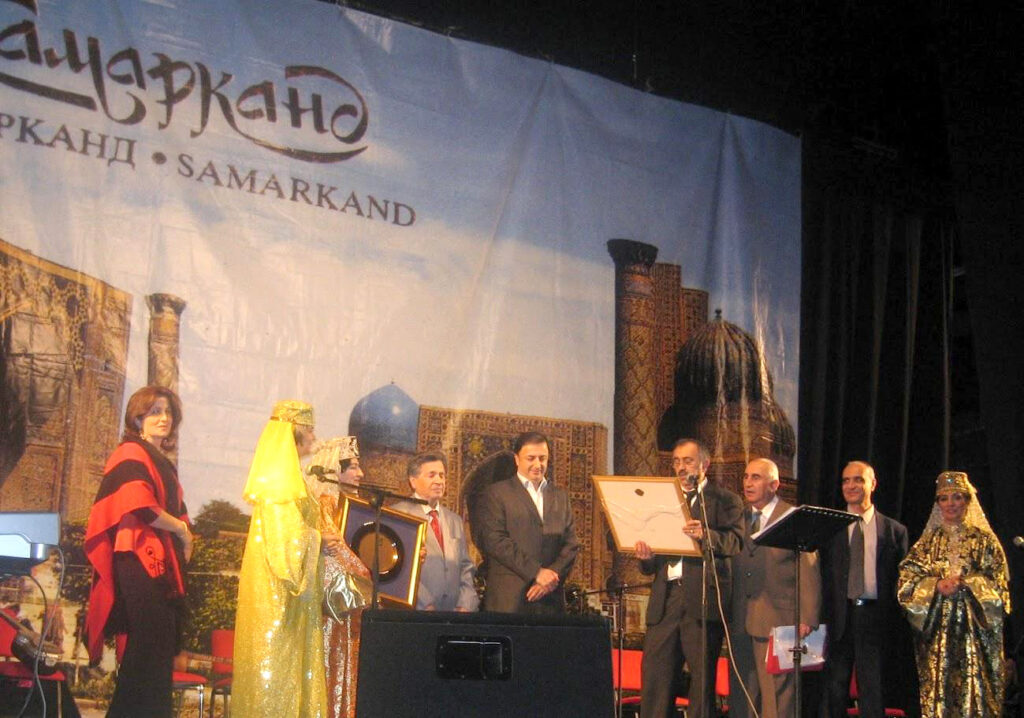 АНСАМБЛЬ “МАКОМ” С ЧЕСТЬЮ НОСИТ ИМЯ УСТОЗА ИЛЬЯСА МАЛЛАЕВА