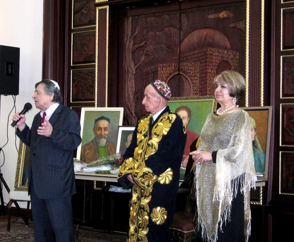 АНСАМБЛЬ “МАКОМ” С ЧЕСТЬЮ НОСИТ ИМЯ УСТОЗА ИЛЬЯСА МАЛЛАЕВА