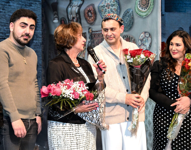 Театр “ханда-ханда”: Спасибо, Нью-Йорк!