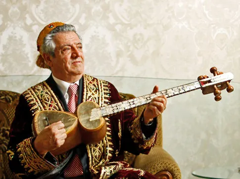 Профессор Эзро Малаков