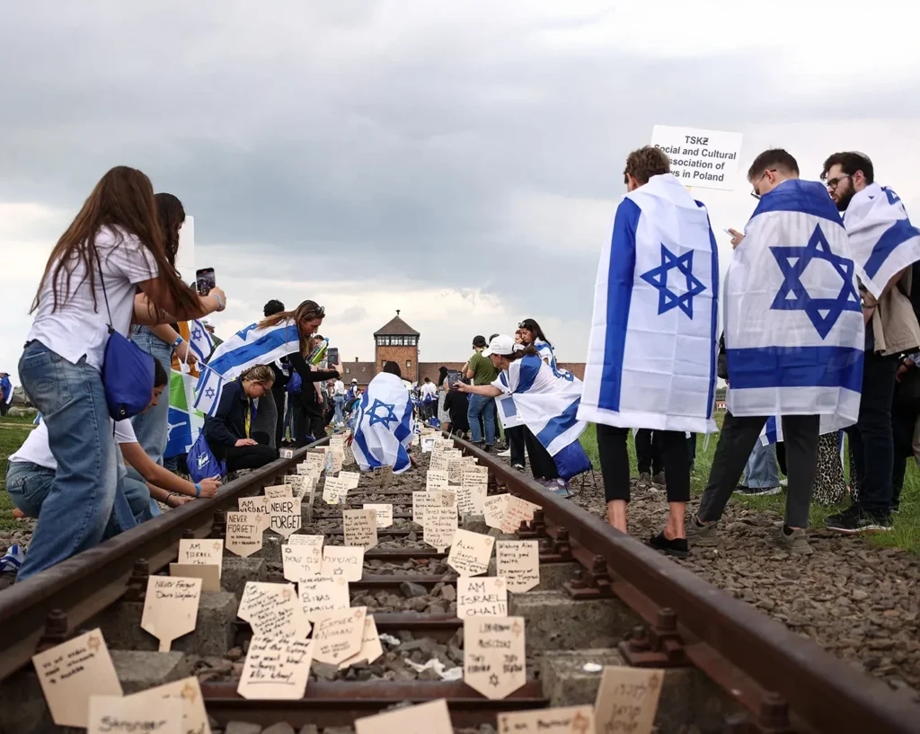 В Освенциме прошел “Марш живых”