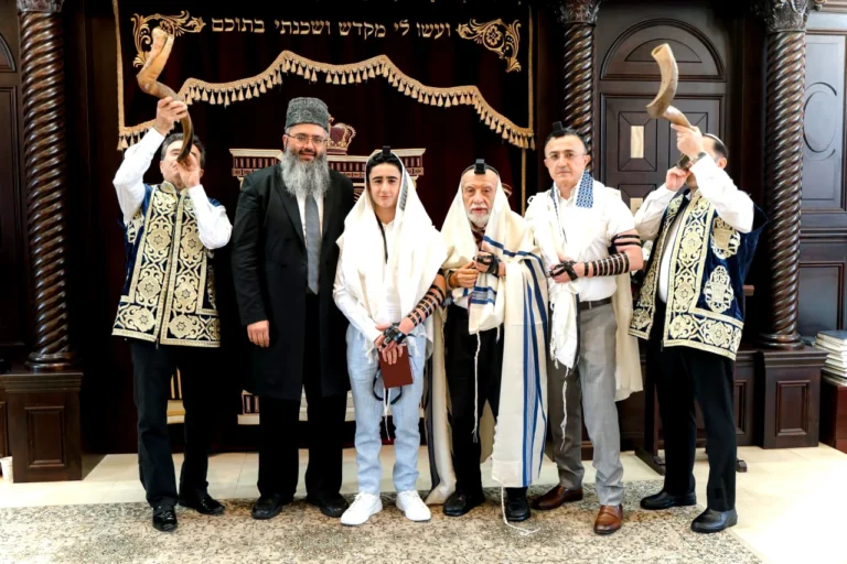 Mazal tov, moshe kalontar! Мазал тов, Моше Калонтар!