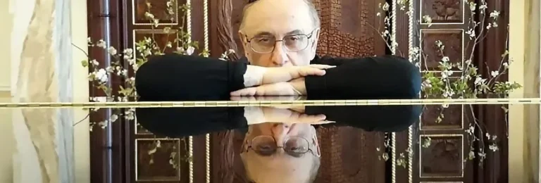 ЧЕЛОВЕК, КОТОРЫЙ УМЕЕТ СЛЫШАТЬ ВРЕМЯ