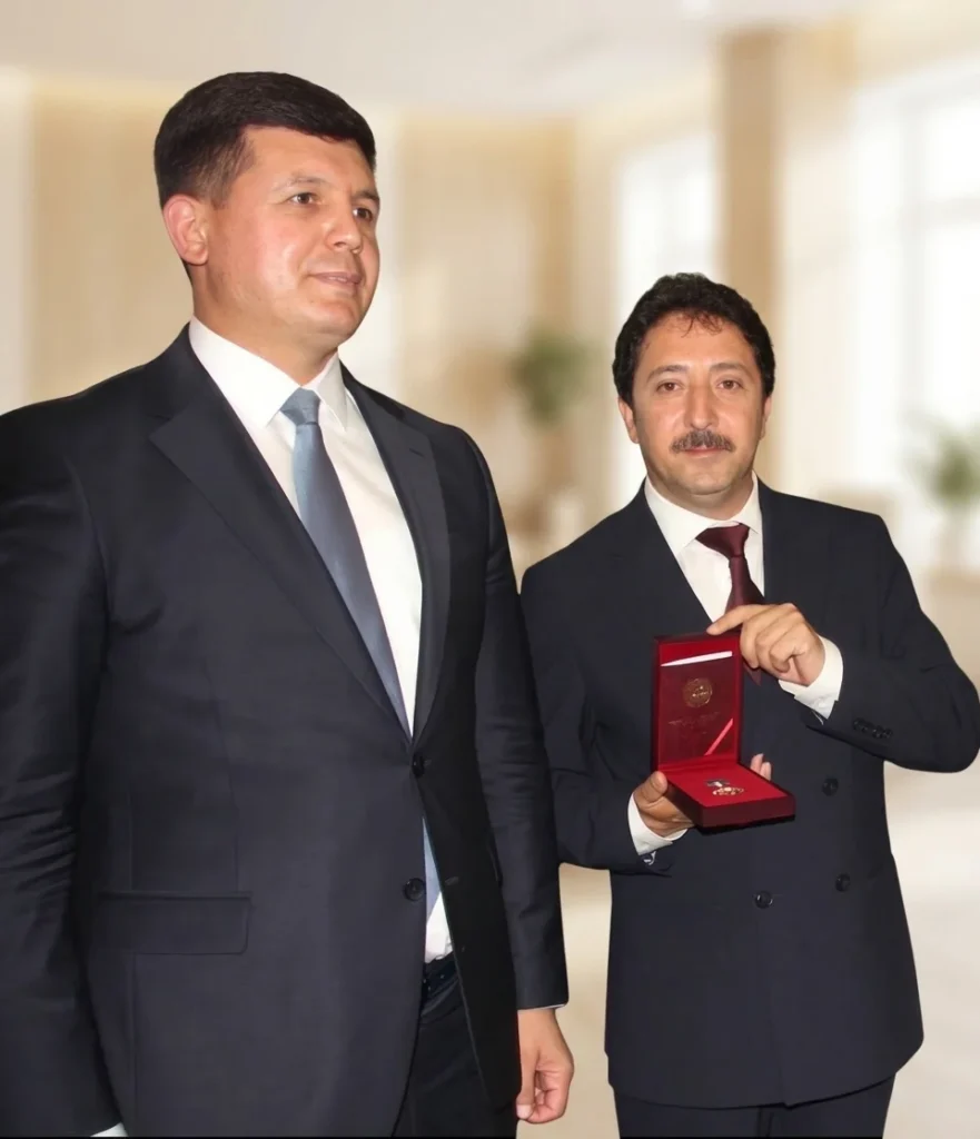 Служить стране, укреплять единство, сохранять наследие!