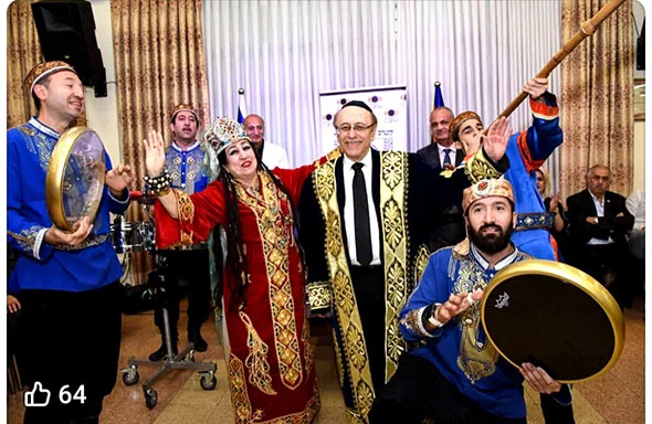 Ҳаёту эҷодиёти мусиқашиноси номию мӯҷизаофари ҷамоатамон